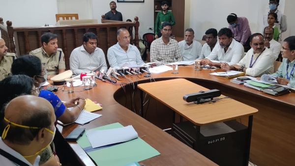 Health Minister Dinesh Gundu Rao Reaction About Covid Vaccination In Karnataka