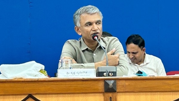  Karnataka Government Eyes Linking RTCs with Aadhaar for Small Farmers Identification