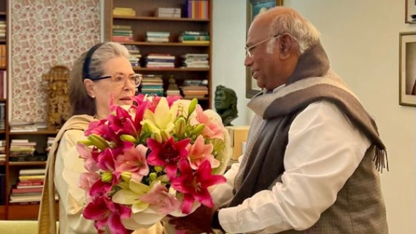 Sonia Gandhi celebrates 77 th birthday BJP Leaders wishes