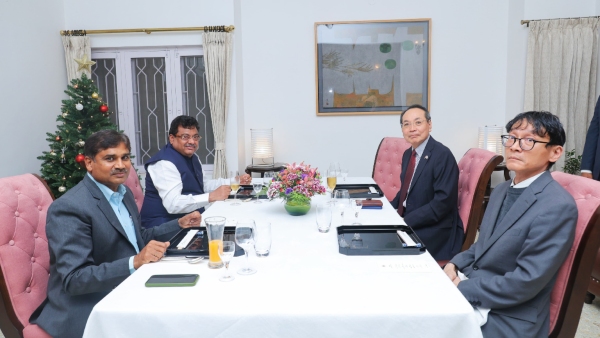 MB Patil Led Delegation Held Discussions with Tata Group, Mahendra, JSW, RPG About Investment State