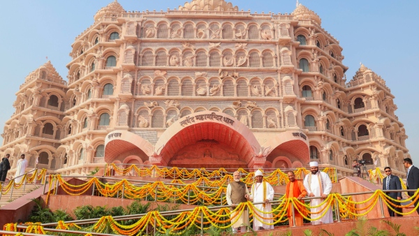 Modi inaugurated the worlds largest meditation temple, know where it is and what are its special features
