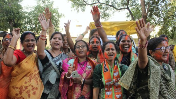 Telangana: Congress leaders meet Governor Present Claimed to form the government.