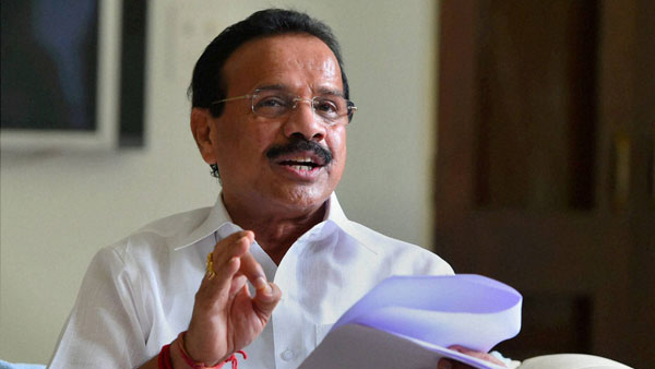  BJP Leaders Attempt To Convince To MP DV Sadananda Gowda