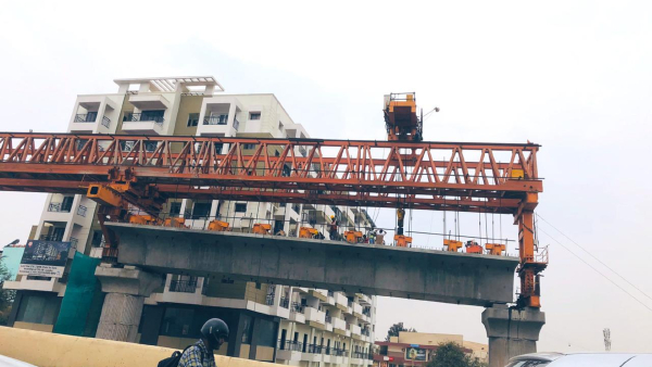 Bengaluru Namma Metro: Land Real Owner Put Waste Oil on Metro Pillar near Tin Factory, Work stopped