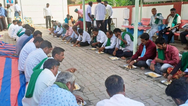 Trouble from Power Department: Indefinite protest by farmers 