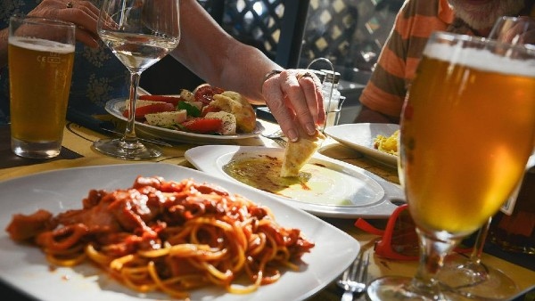 Visit these restaurants in Bengaluru for Christmas and New Year