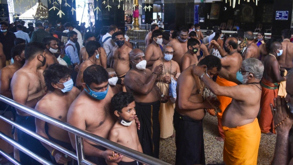 Sabarimala pilgrimage: Number of women above 50 years increased in Sabarimala!