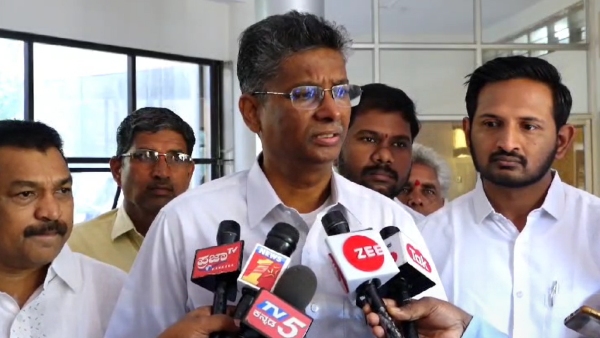 Satish Jarkiholi reaction on bomb threat emails case