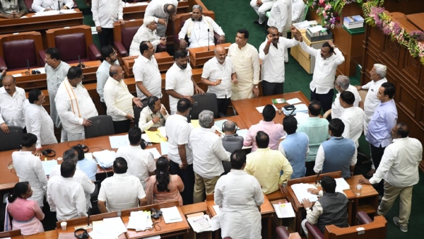 ST Somashekar Remains in Assembly Even though All BJP MLA Left: Hinting at a Party Switch? 