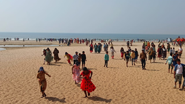  Tourist Rushed To Uttara Kannada For Christmas And New Year Holidays