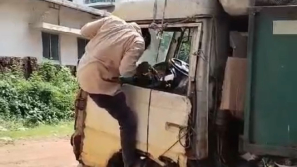 The Video Of The Ullal Municipal Corporation Garbage Truck Has Gone Viral
