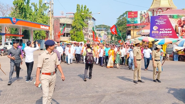 Vishweshwar Hegde Kageri Lashes Out At Congress Leaders Corruption