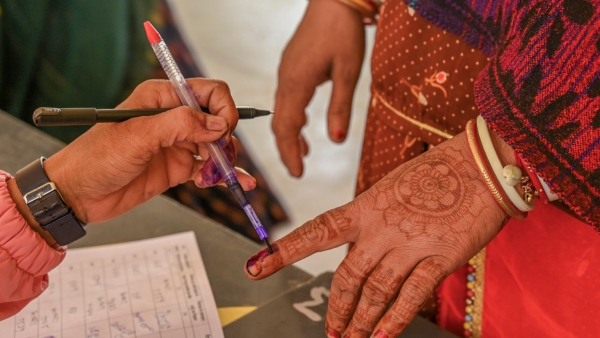 Explore The Vote Percentage Difference Between Congress & BJP 