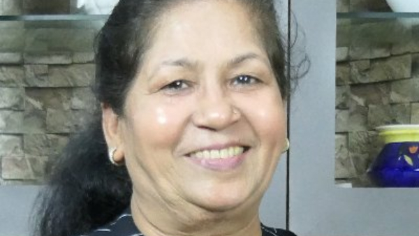 A woman who has gained 14 lakh subscribers just by cooking from home 