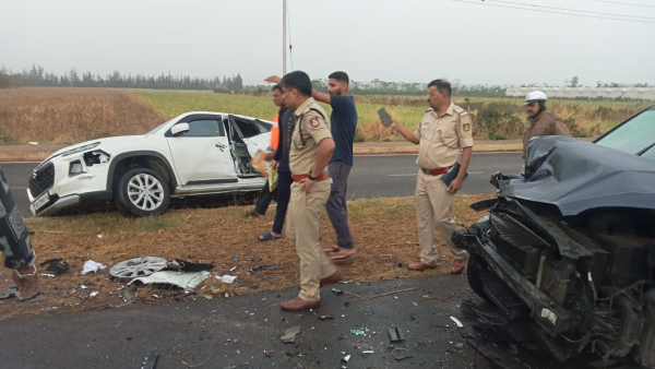 Four Dies In Car Accident At Bengaluru-Mumbai National Highway