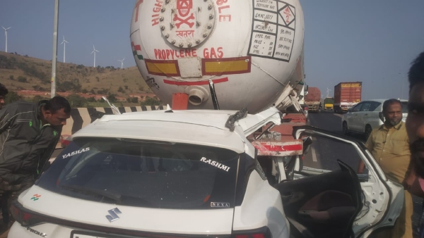 Holalkere Agriculture Officer Died In An accident At Chitradurga