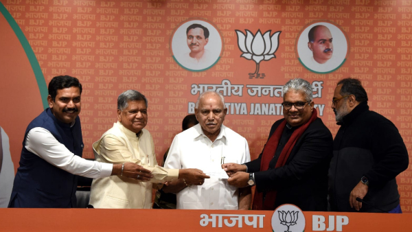 Main Congress Leaders Join BJP Soon Says Basavaraj Bommai