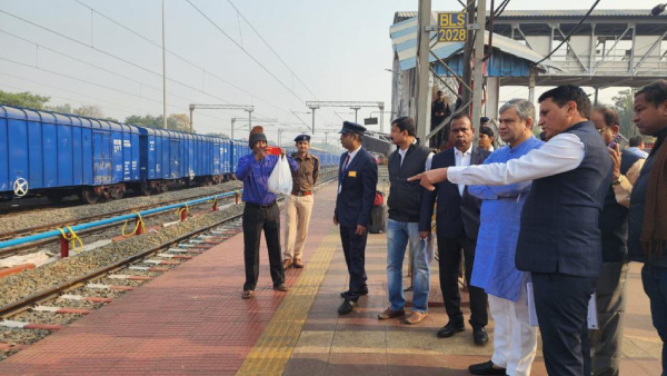 Indian Railways: Ashwini Vaishnaw What is says about Senior Citizens and Journalists Concessions