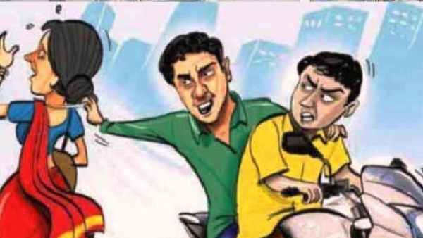 Chain snatcher arrest in a jiffy, These amazing scene captured on police body camera in Bengaluru