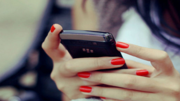 Beware of Smartphone Zombies: Bengaluru City Police Sign Board Gone Viral