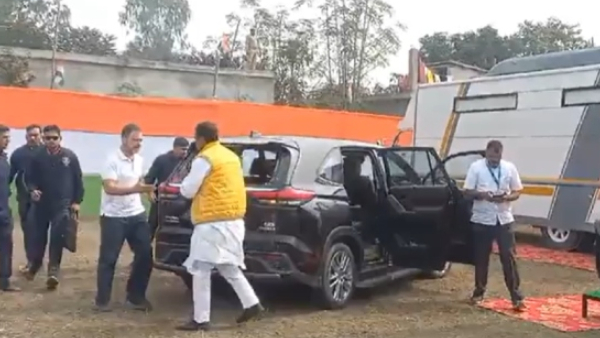 Bharat Jodo Nyay Yatra: Rahul Gandhis car attacked with stones in West Bengal’s Malda