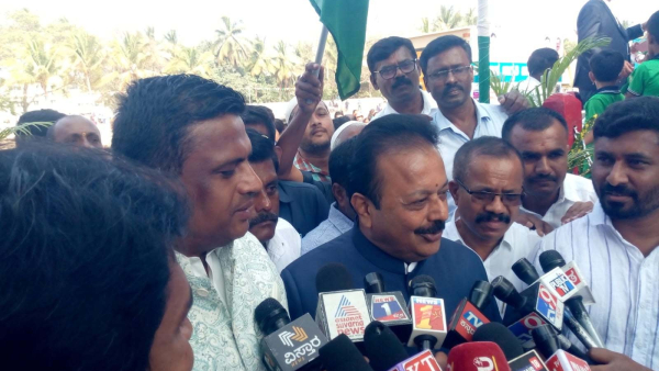 30 BJP and JDS MLAs Ready to Join Congress: Minister Chaluvaraya swamy