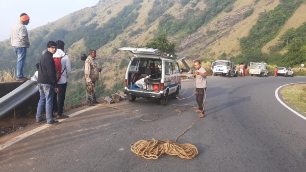 Truck Toppled Into A 1000 Foot Abyss Beside Charmadi Ghat 