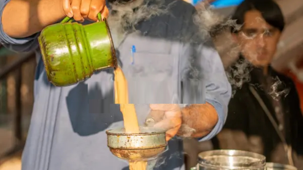 Chilled Bengaluru: High Demand for Tea, Coffee, and Fried Foods in Bangalore Amid Winter Sets in