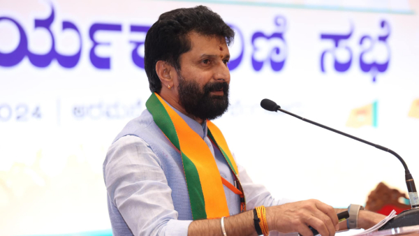 Hanuman flag controversy: Malavalli MLA PM Narendra Swamy files complaint against BJP leader CT Ravi Hanuman flag controversy: Malavalli MLA PM Narendra Swamy files complaint against BJP leader CT Ravi