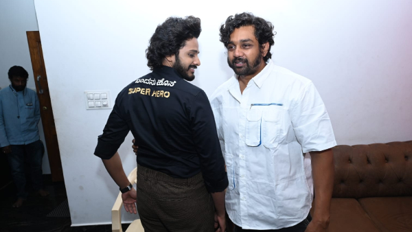  Hanuman Movie Team And Teja Sajja Meets Dhruva Sarja In Bengaluru 