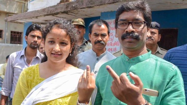  Possibility of Hemant Sorens Wife Becoming Chief Minister Emerges If He Faces Arrest: Sources