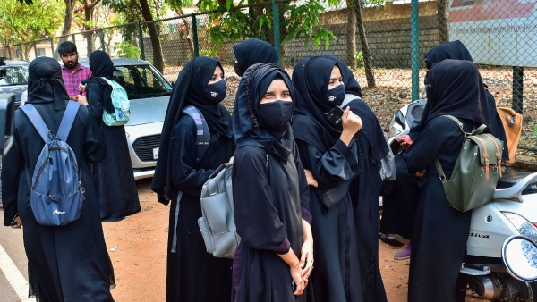 Allegedly Taliban Officials Attacked 16 Year Old Girl For Not Wearing Perfect Hijab 