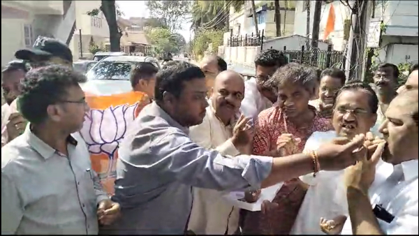  Jagadish Shettar joins BJP, celebration in Hubballi