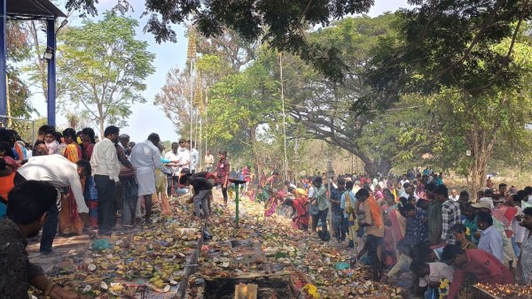 Kannadigas and Tamilians celebrated jatra in Hanur Taluk