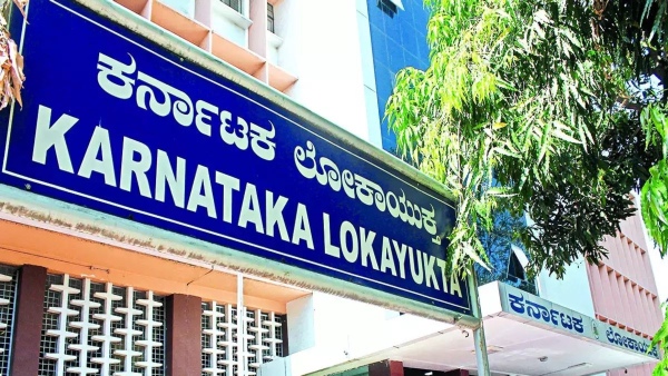 Hiriyur: Lokayukta raid on Gram Panchayat Bill Collector while accepting 25 thousand bribe