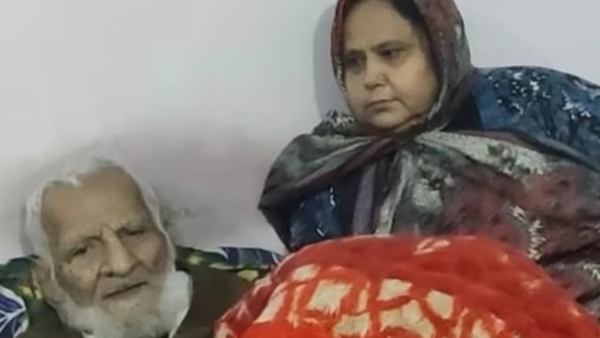 A 103-year-old grandfather married a 49-year-old woman