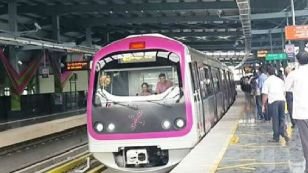 Namma metro: Bride reached to wedding hall at the time in metro, video viral 