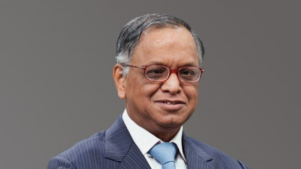 What did Businessman says on traveled sitting next seat to Infosys Narayana Murthy in flight?