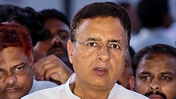 Karnataka congress 8 ministers Pressure on Randeep Surjewala for Create Additional DCM Posts Karnataka congress 8 ministers Pressure on Randeep Surjewala for Create Additional DCM Posts