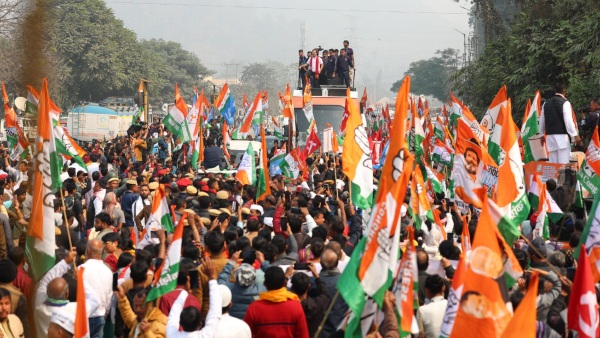 CM Siddaramaiah Reaction About BJP Workers Besiege Rahul Gandhi In Assam