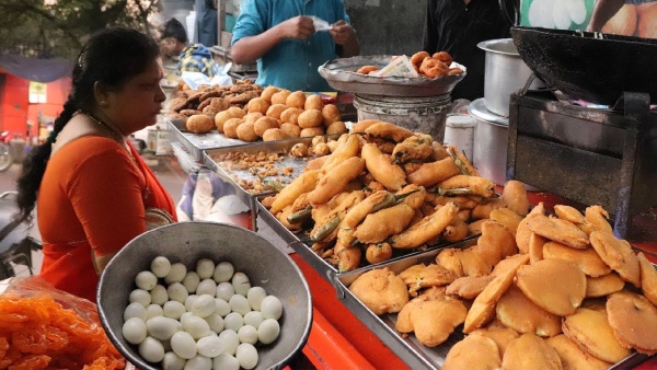 Chilled Bengaluru: High Demand for Tea, Coffee, and Fried Foods in Bangalore Amid Winter Sets in