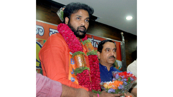 Lok Sabha 2024: Janardhana Reddys Wife Likely to Contest Against Close Aly Sriramulu in Ballari 