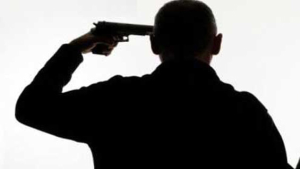 Bengaluru: Son Vishu Uthappa called his father after shooting himself in the chest