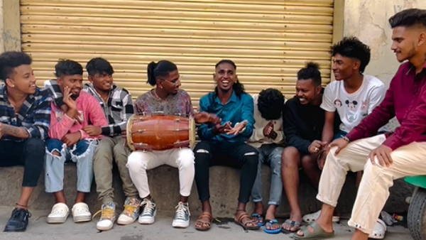 Tamil-speaking residents in Bengaluru singing famous Kannada songs: Video Goes Viral