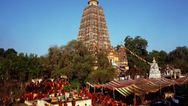 How can I take darshan? what is the proper way taking darshan in Temple?