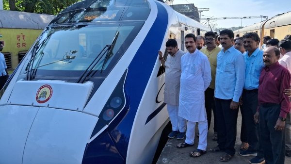 Demand For Stop For Mangaluru Madgaon Vande Bharat Express Train At Bhatkal