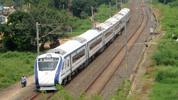 Vande Bharat Express Train Inbetween Delhi-Amritsar Ticket fare, Timings, Stop: Check Schedule 