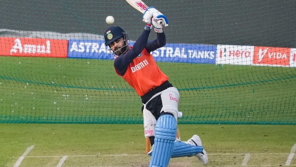  Virat Kohli Reveals Djokovic DMed Him First, Making Him the Newest Text Buddy