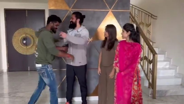 Pan India Star Rocking Star Yash Is Wished To Chikkanna For Upadhyaksha Movie 