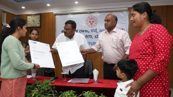 KSRTC Rs 1 Crore, 10 lakh Accident Compensation Distributed to Families of Deceased Employees 